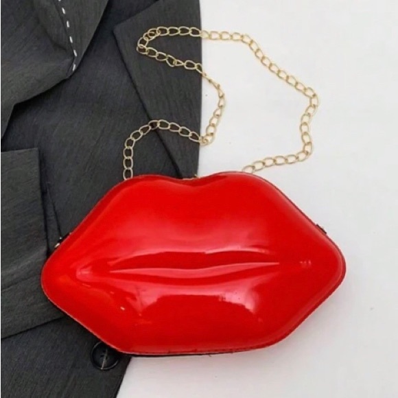 Handbags - Red Lip-Shaped Crossbody Bag